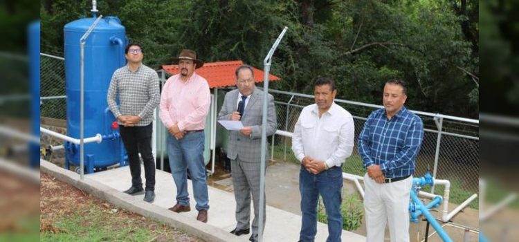 En Hidalgo inaugura sistema de potabilización de agua de manantial