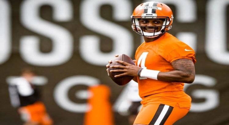 Deshaun Watson fue suspendido por conducta sexual inapropiada