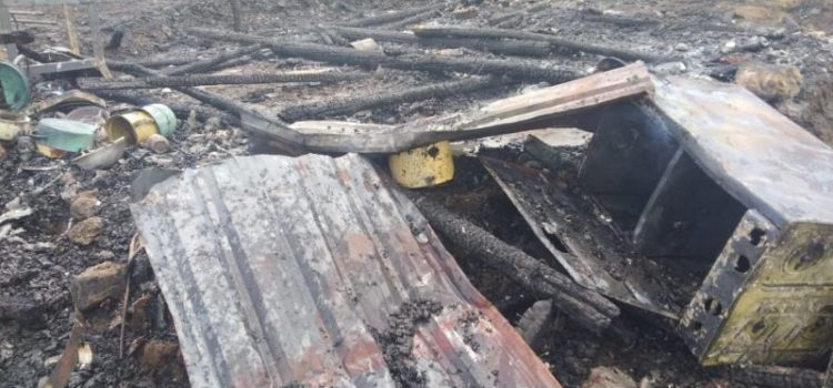 Incendio consume vivienda en Tulancingo, hay cuatro lesionadas