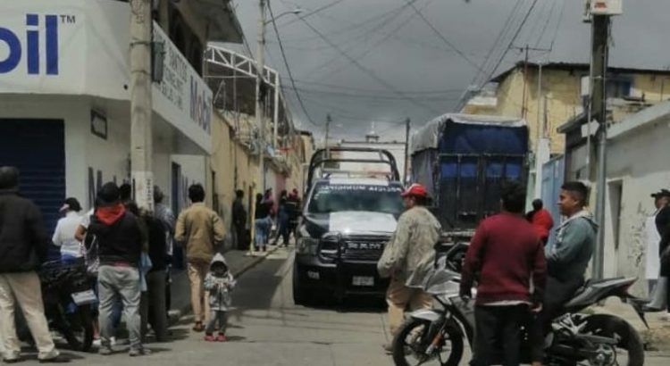 Asesinan con disparos a dos personas cerca de primaria en Tulancingo