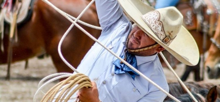 Tulancingo retoma desfile del Charro