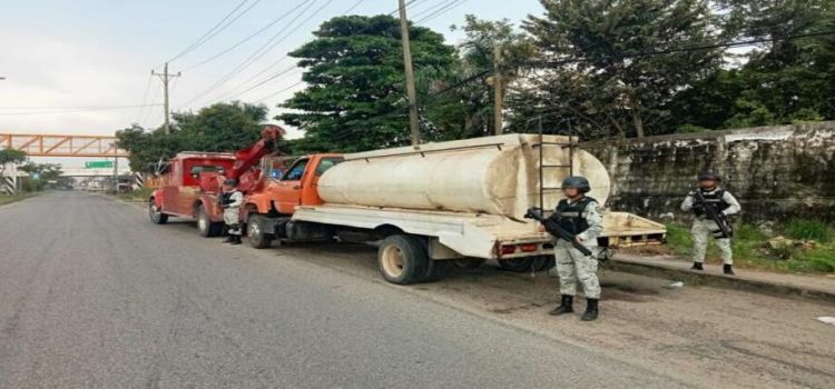 En Hidalgo y Tabasco, Guardia Nacional localiza pipa cargada con Diésel ilegal