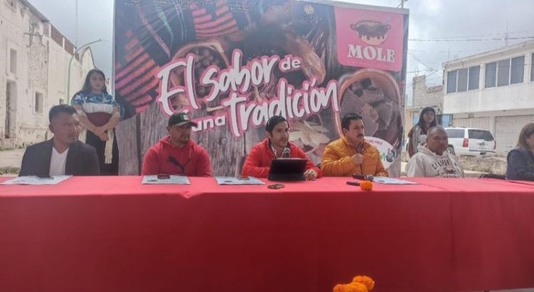 Prevén más de 2 mil visitantes a feria y concurso del mole en Tulancingo