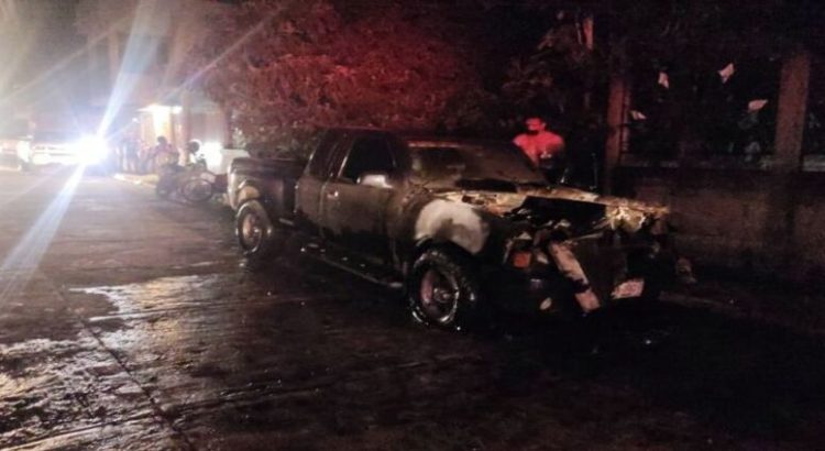 Se incendia camioneta en Hidalgo