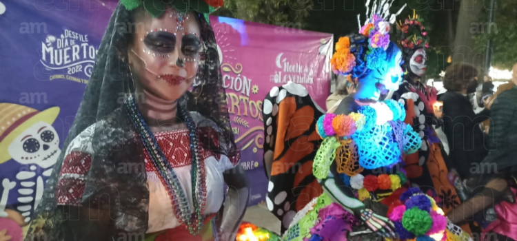 Acuden más de 8 mil personas a primer desfile de catrinas en Tulancingo