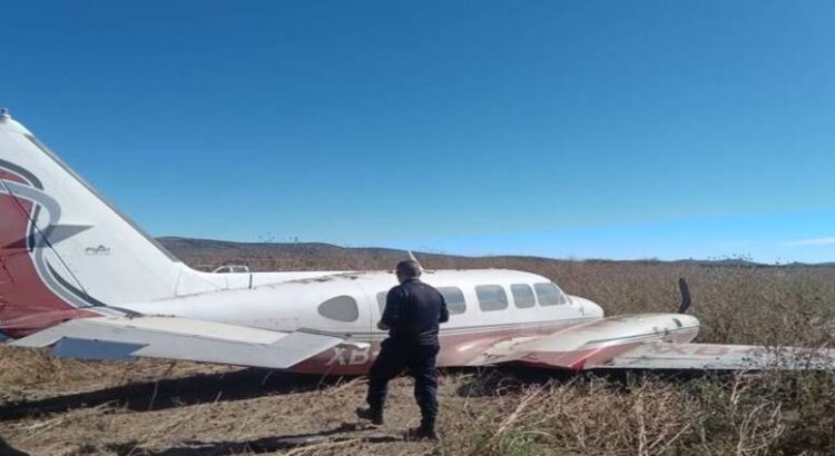 Avioneta realiza aterrizaje forzoso en Hidalgo