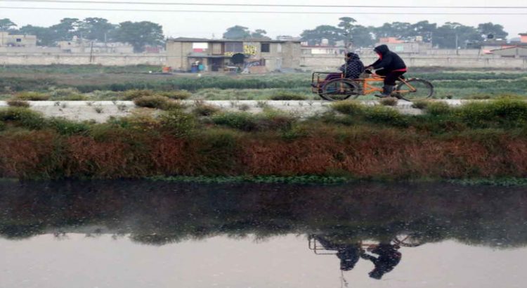 Hallan cadáver en canal de aguas negras de Hidalgo