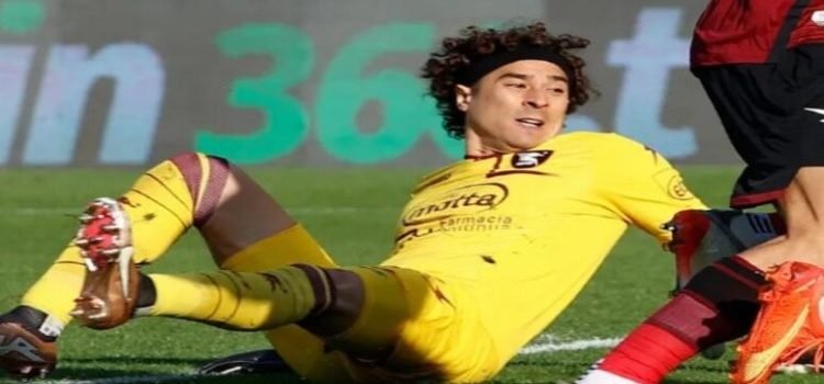 Guillermo Ochoa dió doble atajada en su debut con Salernitana