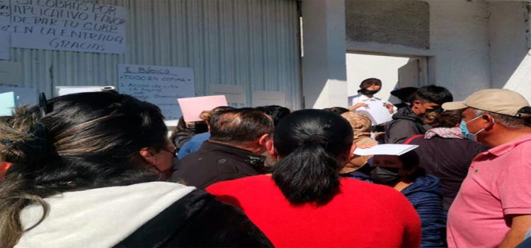 Riñen por atraso en pago de becas del Bienestar en Hidalgo