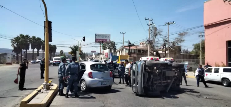 Accidente vial en Tulancingo deja seis lesionados