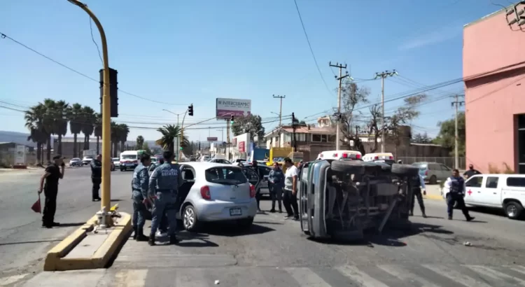 Accidente vial en Tulancingo deja seis lesionados