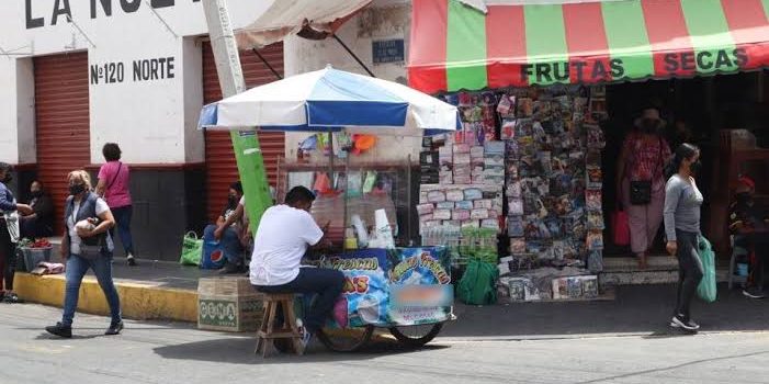 Incumplen vendedores de alimentos medidas sanitarias en Tulancingo