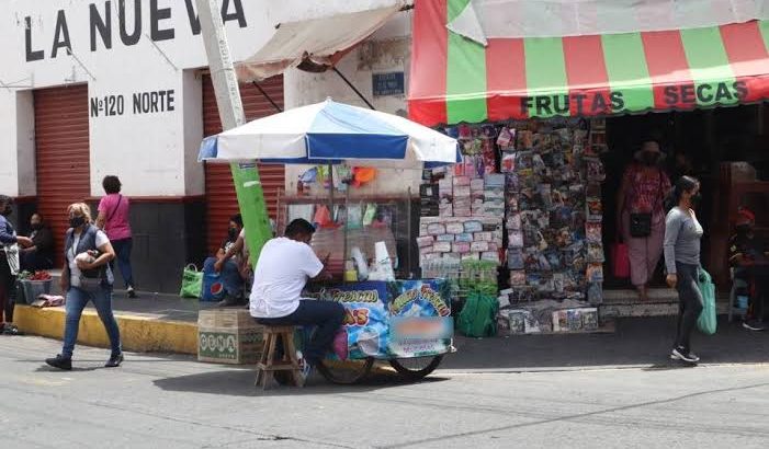 Incumplen vendedores de alimentos medidas sanitarias en Tulancingo
