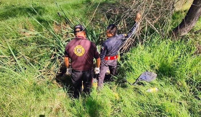 Localizan un hombre muerto en un canal de aguas negras