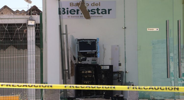 En Hidalgo, ladrones hacen estallar cajero del banco del Bienestar