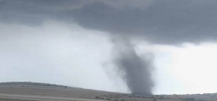 Advierten en Hidalgo por posible formación de tornado no-supercelda