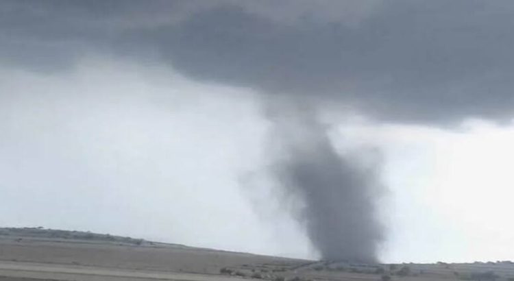 Advierten en Hidalgo por posible formación de tornado no-supercelda