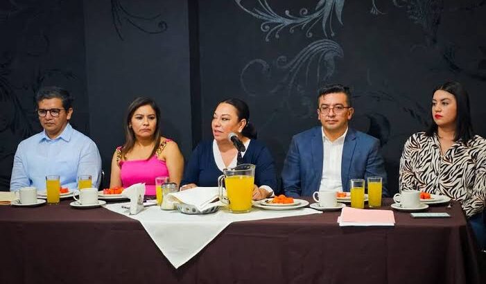 Lorena García, presidenta municipal electa de Tulancingo, presenta equipo de transición