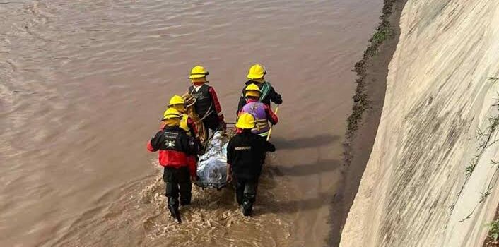 Rescatan cuerpo de hombre que cayó a un río en Tulancingo