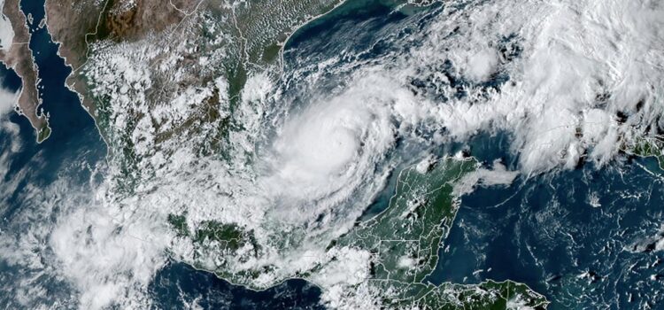 Huracán ‘Milton’ alcanza la categoría 5 y amenaza la costa de México y EE.UU.