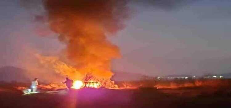 Explotan dos camionetas huachicoleras en Hidalgo