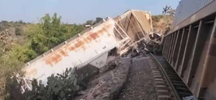 Descarrila convoy de ferrocarril en Nopala de Villagrán, Hidalgo