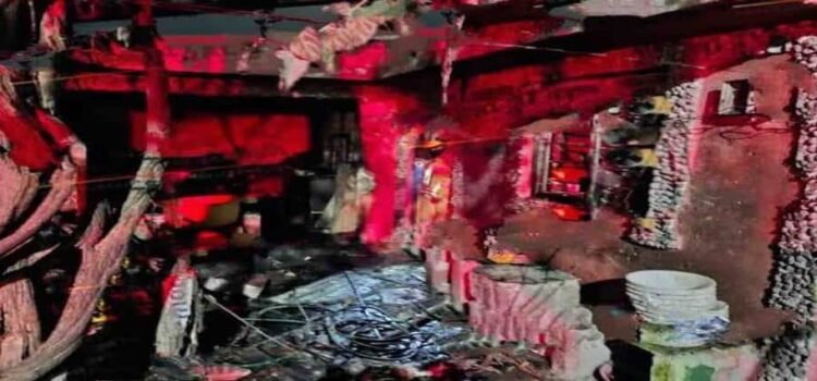 Pánico en Hidalgo tras explosión de pirotecnia en vivienda