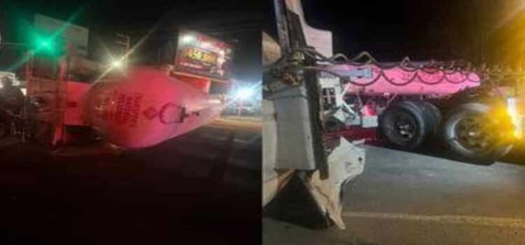 Accidente con tractocamión en Tulancingo, transportaba 47 mil litros de gas