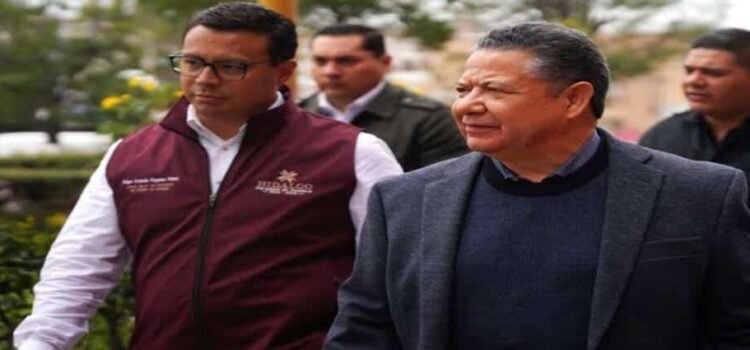 Anuncia Menchaca aumento salarial a más de 22 mil burócratas de Hidalgo