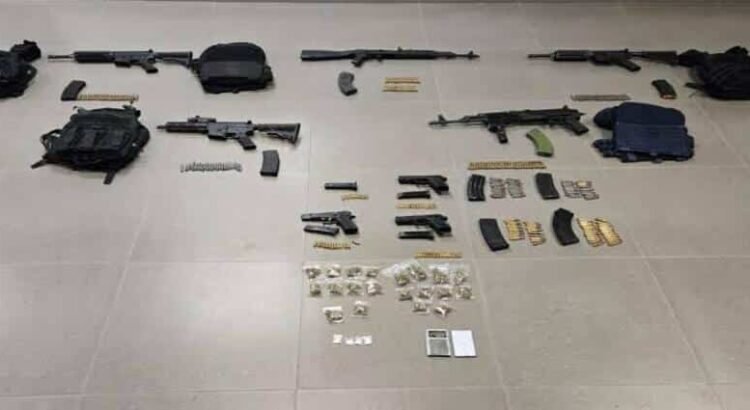 Con arsenal y droga, detienen a cinco sujetos en Hidalgo