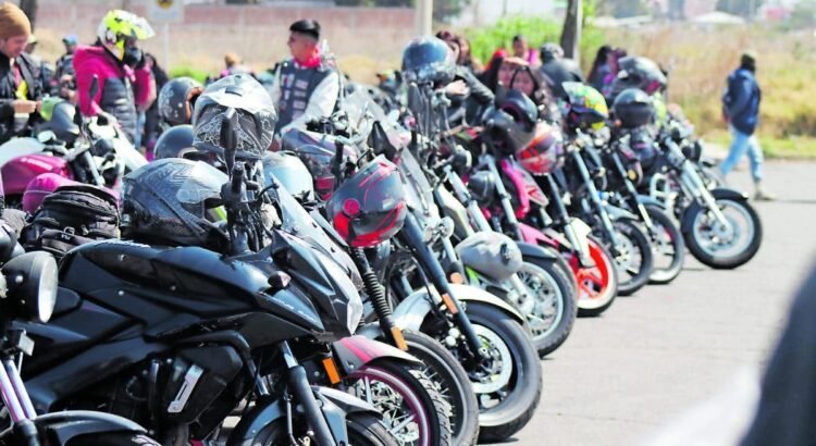 Multa de 630 pesos por conducir moto sin casco en Tulancingo