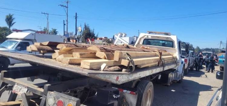 Desmantelan bodega de desvalijamiento de tractocamiones en Tulancingo