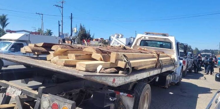 Desmantelan bodega de desvalijamiento de tractocamiones en Tulancingo