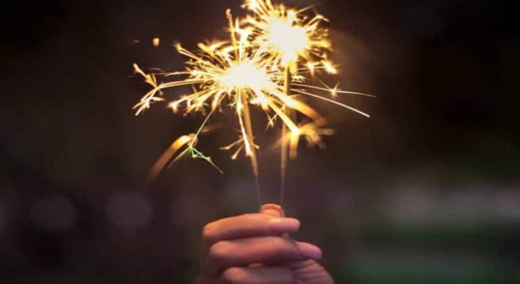 Pirotecnia incendia disfraces durante festividad en Hidalgo; no se reportan lesionados