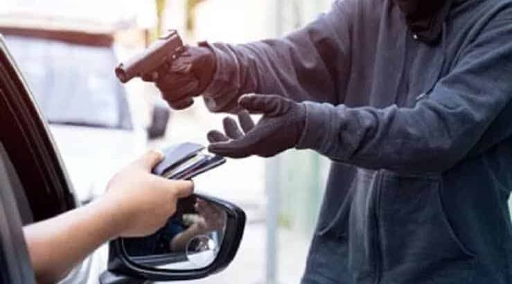 Asaltan a hombre en Tulancingo; delincuentes huyen con 650 mil pesos