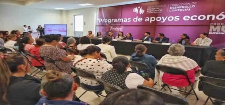 Entregan 710 mil pesos en apoyos a emprendedores y microempresarios en Tulancingo