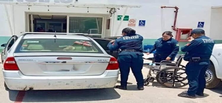 Con ayuda de paramédicos, una madre dio a luz en plena carretera en Hidalgo