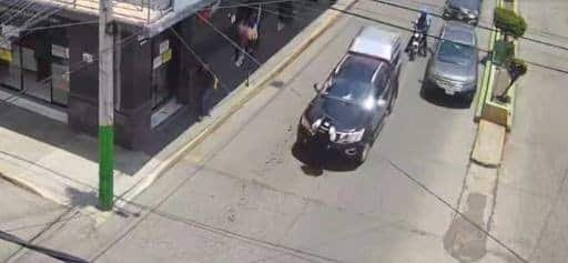 Mujer agrede con su camioneta a policía de Tránsito en Tulancingo
