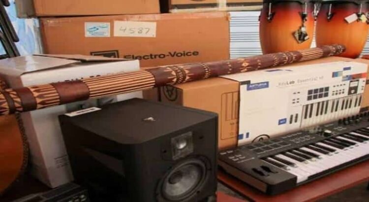 Escuela de Música de Hidalgo recibe instrumentos musicales y equipo de audio