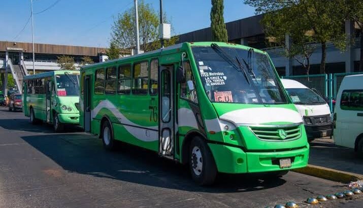 Transportistas exigen aumento del pasaje a 15 pesos