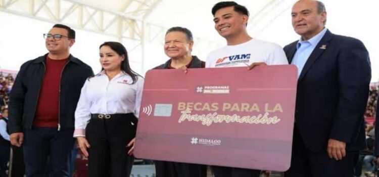 Gobierno de Hidalgo beca a más de 17 mil universitarios