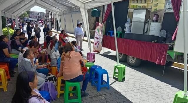 Teatro robótico promueve ahorro de energía eléctrica en Tulancingo