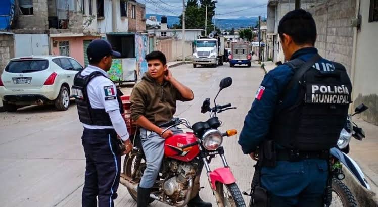Cinco de cada 10 motociclistas circulan sin casco en Tulancingo