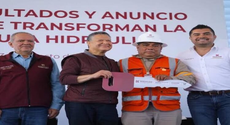 Gobernador de Hidalgo entrega nuevo equipamiento a personal de la Caasim
