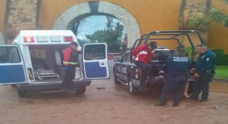 Rescatan a hombre arrastrado por corriente de agua en Hidalgo; no presenta lesiones graves