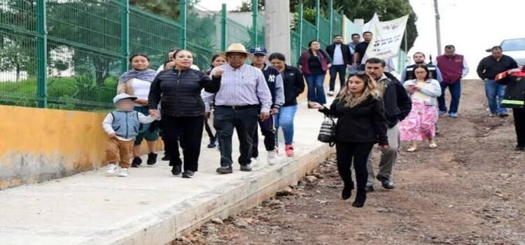 Entregan obras de urbanización y anuncian nueva inversión en electrificación en Tulancingo