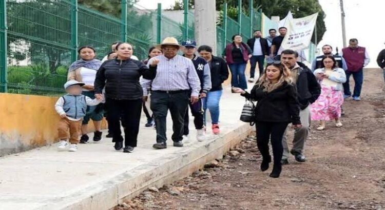 Entregan obras de urbanización y anuncian nueva inversión en electrificación en Tulancingo