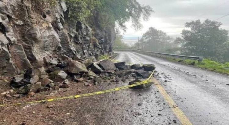Lluvias provocan derrumbes en varios municipios de Hidalgo