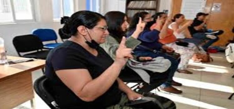 Hidalgo apuesta por enriquecer los procesos de aprendizaje de los usuarios con sordera