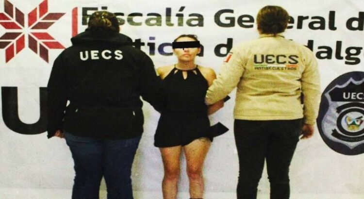 Detienen en Hidalgo a mujer y adolescente por presunto secuestro y homicidio a taxista